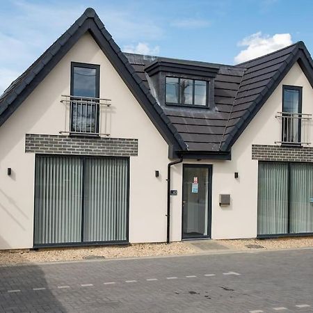 Orchid Lodge - Two Bed Generous Flat - Parking, Netflix, Wifi - Close To Blenheim Palace & Oxford - F4 Кидлингтън Екстериор снимка