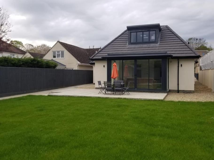 Orchid Lodge - Two Bed Generous Flat - Parking, Netflix, Wifi - Close To Blenheim Palace & Oxford - F4 Кидлингтън Екстериор снимка