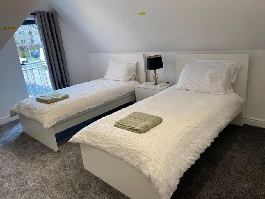 Orchid Lodge - Two Bed Generous Flat - Parking, Netflix, Wifi - Close To Blenheim Palace & Oxford - F4 Кидлингтън Екстериор снимка